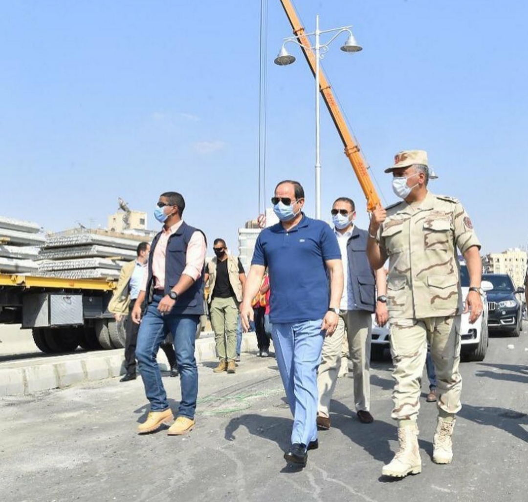 الرئيس السيسي يشدد على الإلتزام بالخطة الزمنية لإتمام مشروعات الطرق بشرق القاهرة