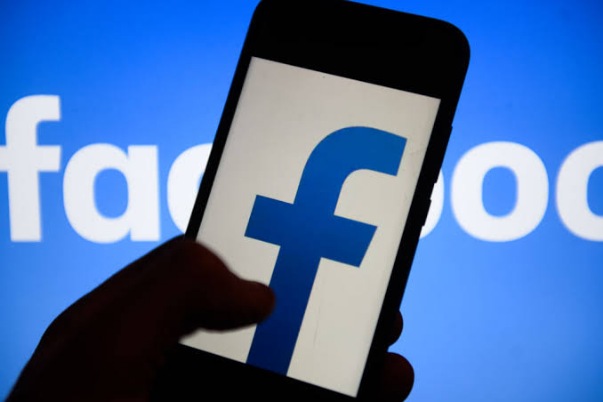 فيس بوك يصنف 180 مليون منشور فى حربه ضد التضليل الانتخابى