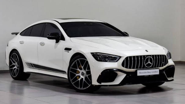 سيارة مرسيدس AMG S63e موديل 2022 باختبار الشتاء