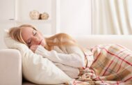 فوائد النوم بعد الظهر .. يحسّن الحالة المزاجية