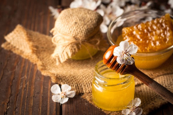 عسل النحل .. هل يساعد في علاج أعراض كرون ؟