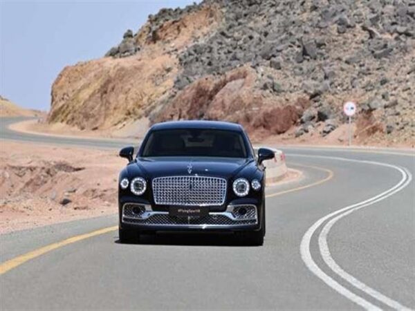 بنتلي تطلق Flying Spur بمحرك V8 في الشرق الأوسط