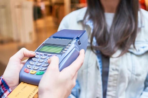 نصائح أساسية عند استخدام البطاقات الائتمانية أثناء السفر