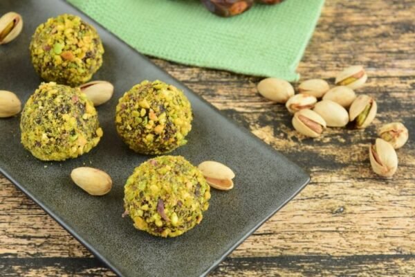 حلى كرات الفستق الحلبي لعيد الأضحى