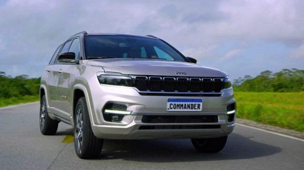 Jeep تكشف عن نسخة Commander من أيقونتها Compass