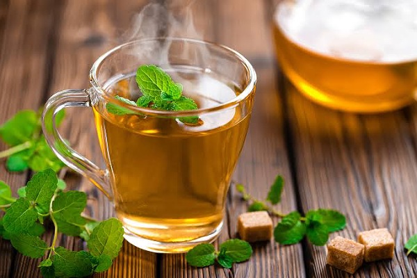 دراسة حديثة : شرب الشاى الأخضر يوميا يساعد فى تدمير الخلايا السرطانية