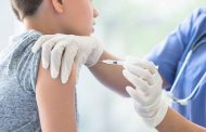 الصحة تبدأ تطعيم الأطفال من 12 عامًا بلقاح فايزر غدا بشرط موافقة ولي الامر