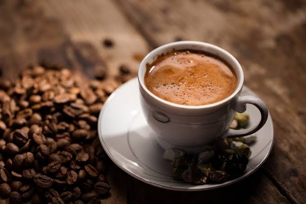 علماء يكشفون ما تفعله بنا القهوة كل صباح