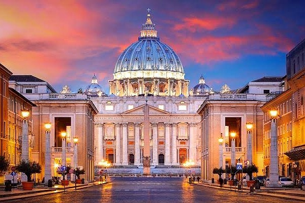 السياحة في الفاتيكان أعرق المدن الإيطالية