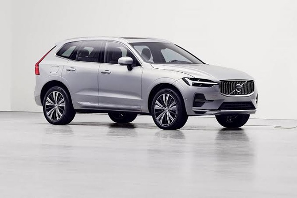 مميزات وعيوب سيارة فولفو XC60 الفيس ليفت موديل 2022 فى مصر