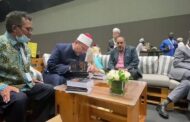 وزير الأوقاف يوقع كتاب «الجاهلية والصحوة» بمؤتمر الوحدة الإسلامية في أبو ظبي