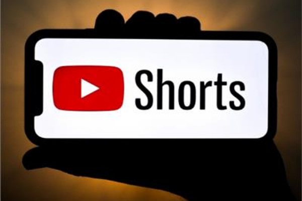 يوتيوب شورتس تناطح تيك توك في زمن قياسي
