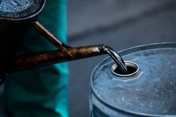 أسعار النفط تسجل 96 دولارا لبرنت و90.12 دولار للخام الأمريكى