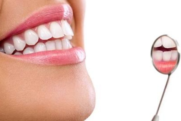 طرق طبيعية للمحافظة على صحة الأسنان