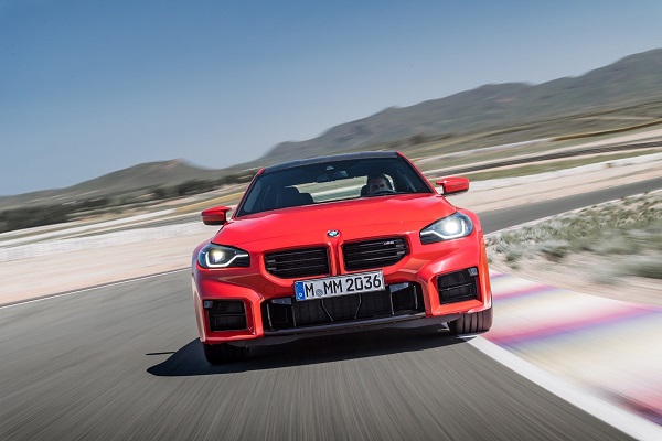 مميزات وعيوب BMW M2 موديل 2023