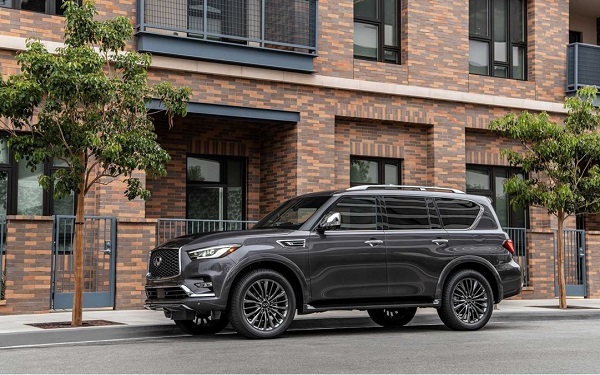 مميزات وعيوب إنفينيتي QX80 موديل 2023