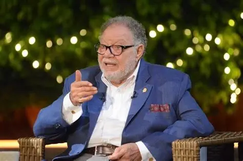 النجم يحيي الفخراني